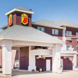 Super 8 by Wyndham Saskatoon Near Saskatoon Airport