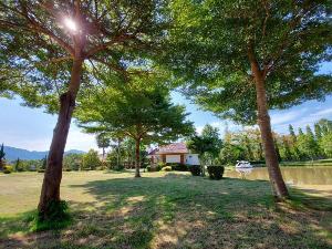 Tanaosri & Creekside Resort, Ratchaburi