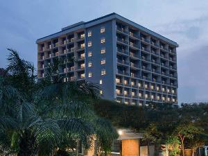 Delonix Hotel Karawang, Karawang