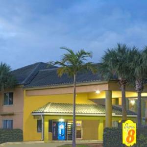 Super 8 by Wyndham Dania/Fort Lauderdale Arpt