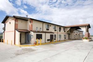 Super 8 by Wyndham Rawlins, Rawlins