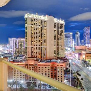 Lucky Gem Penthouse & Luxury Suites at Signature Resort Balcony Strip View 1607