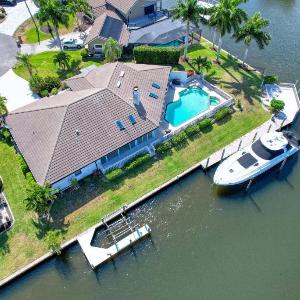 Villa Waterview - Amazing Gulf access pool and spa home on spacious corner lot!