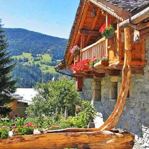 Beautiful Chalet in Peisey-Nancroix with Mounatin View