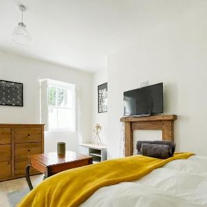 Pittville Studios - By Suitely