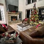 Lakefront Lodge AMAZING LAKE VIEWS! FREE amenities! Something for Everyone!