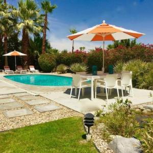Live the Mid Mod Life at Mariposa Palms