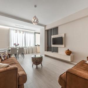 Luxury Block District Apartment