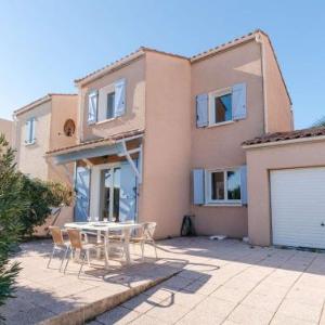 Pavillon Confortable avec Piscine Terrasse et Parking Privé - FR-1-409-220