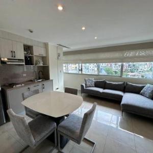Depa de lujo con piscina y jacuzzi