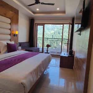 Perfectstayz Premium Westend at Mall Road