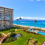 The Whaler Resort: Suite 515~Studio with Stunning Center Courtyard & Ocean Views Lahaina