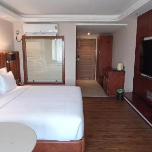 Hotel 11 Boulevard - Dal Lake View