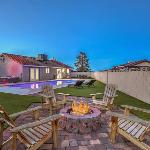 1 Story 3 BR Home w Hot tub Pool Grill Firepit