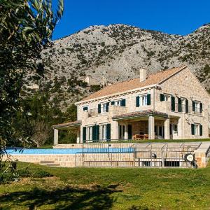 Elegant Brac Villa 4 Bedrooms Villa Shoreline Serenity Stunning Sea Views