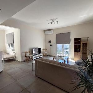 2 Bd Lively City Oasis Close to Metaxourgeio