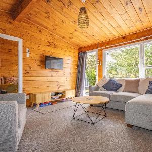 Kaka Retreat - Taupo Holiday Home