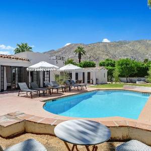 Famous Movie Colony Estate- Casa de Amigos Estate- Ultra Luxe Pool Spa Firepit 4bd 3.5bth