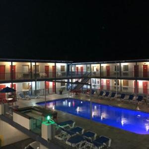 Sea And Breeze Hotel And Condo