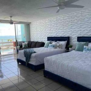 Hermoso Estudio frente al mar Ocean Blue Faith