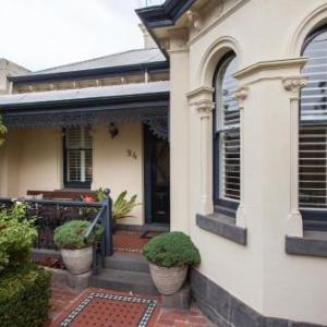 94 Highett - 5 bedroom 3 car parks - Luxury House