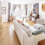 2 Bed - Sleeps 4 - Private Patio - Kensington 