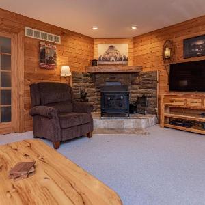 Coastal Haven Lake Superior w Fire Pit
