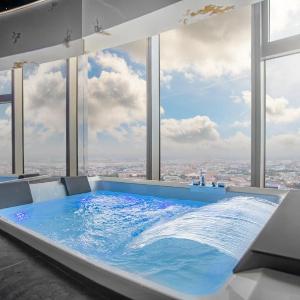 Apartamenty Quorum z Jacuzzi z Widokiem na Odrę by BQQK