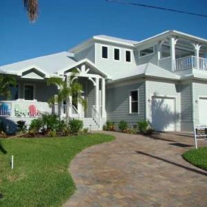 Grand 2-Story Cape Coral Riverfront Villa - Riverhouse Princess