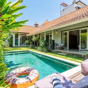Jungle Amaranth Villa Canggu - Exclusive 3BR Retreat with Pool Modern Amenities and Top Location