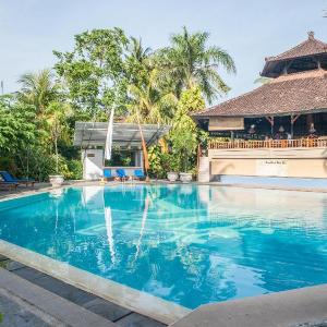 Palm Beach Hotel Bali