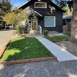 Classic & Cozy Apartments - Parking & Close to DW