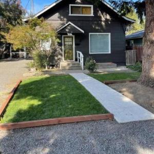 Classic & Cozy Apartments - Parking & Close to DW