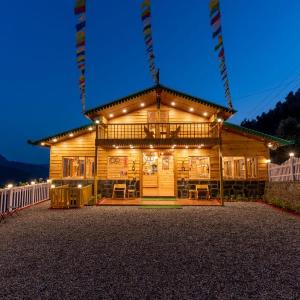 The Oaknut Cottage Birding Lodge