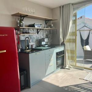 Capistrano Village Leo's Smile House by VG
