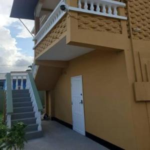 Upstairs 2 Bedroom Avalon Regia Apartment