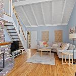 Stay On The Cape Vacation Rentals: Contemporary Saltbox In New Seabury Mashpee