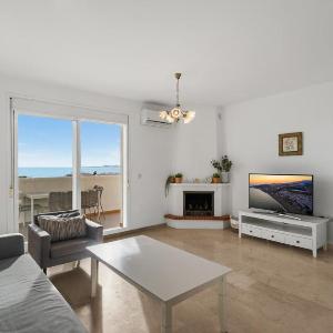 Torrequebrada apartment by Costarentals - Ref 238