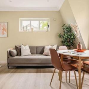 Dinbnb Apartments I New 2021 I SONOS and SMART TV