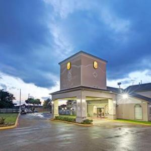 Super 8 by Wyndham Dallas East