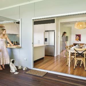 Moffat Beach Entertainer with Kids Retreat - 150m to the beach!