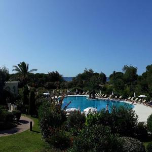 Charmant T2 climatise avec terrasse et piscine proche plages et commerces - FR-1-768-5