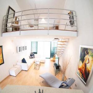 Modern Loft Style Apt w/ Beautiful View w/ Pool