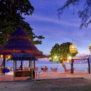 Hotel and Beach Bungalow at Lanta Resort