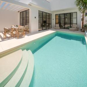 Sanctum House - Exquisite 3BR Tropical Villa in Perfect Location