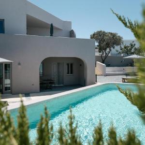 Elements Cozy Suites - Santorini