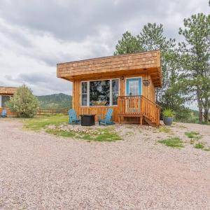 Columbine Cabin at Highland Meadows - Black Hills Retreat