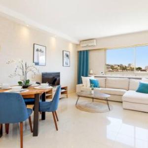 Top floor 2 beds 2baths