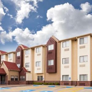 Days Inn by Wyndham near Kansas Speedway hotel in Kansas City
