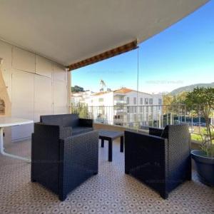 T3 Climatisé Calme Proche Plages et Commerces Terrasse et Parking - FR-1-100-322